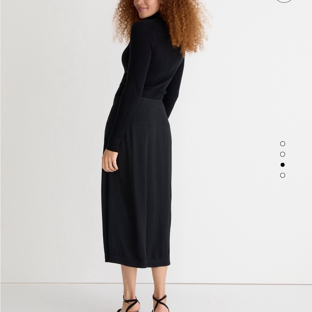 J. Crew black Side-slit crepe midi skirt with gold buttons size 00 regular NWT - Picture 4 of 4